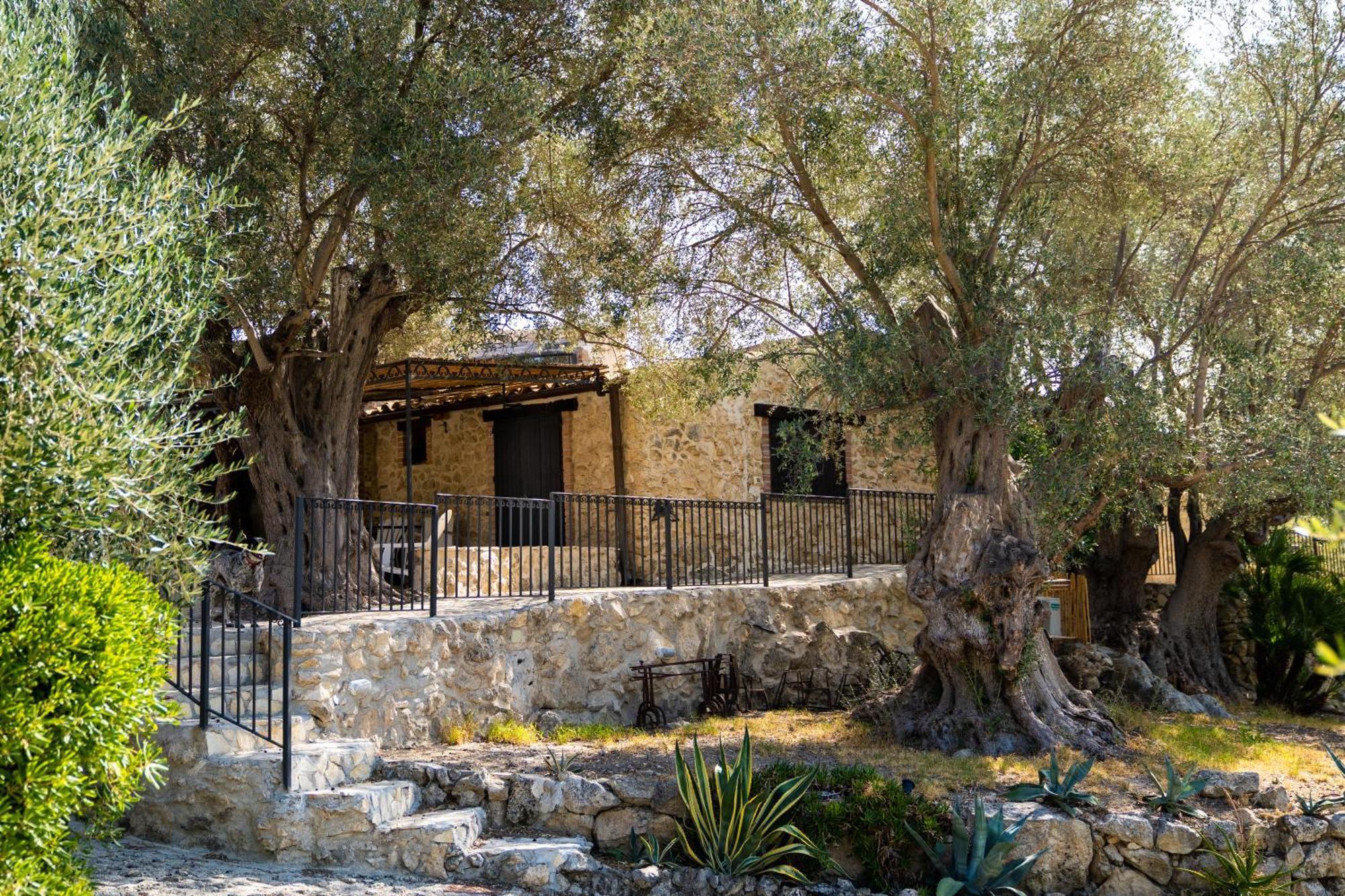Roba Degli Ulivi Bed & Breakfast Agrigento Ngoại thất bức ảnh